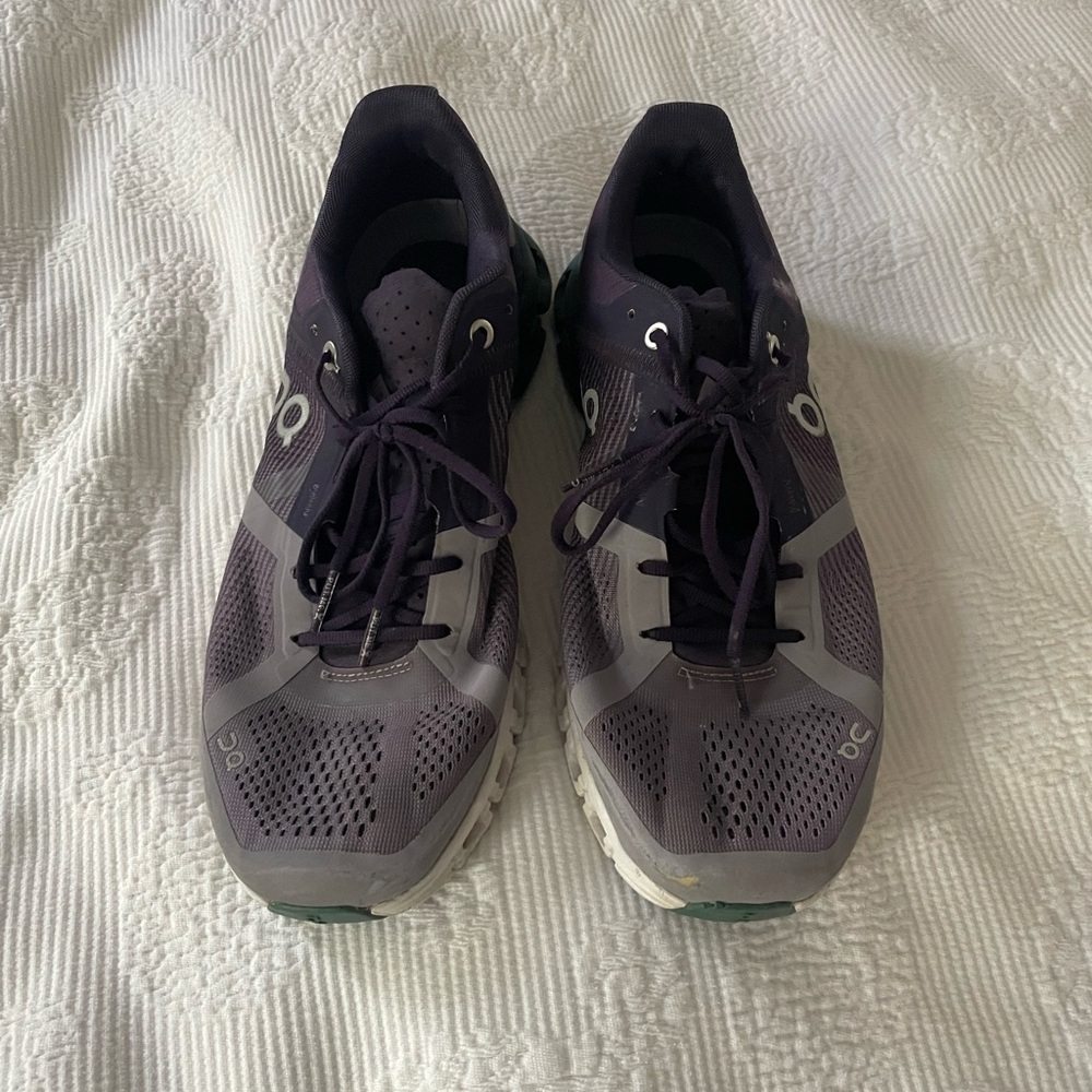women’s on cloud tennis shoes purple size 8.5
